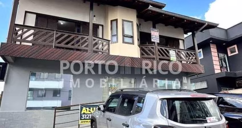 Casa com 2 Salas Comerciais no Bairro Costa e Silva