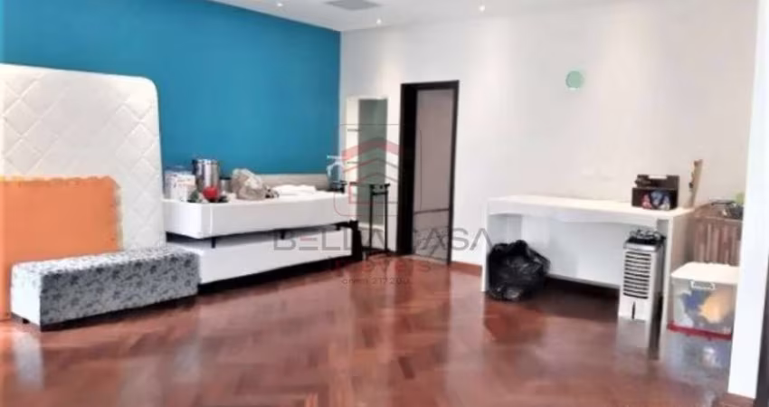 Sobrado com 4 Quartos e 6 banheiros à Venda, 255 m² por R$ 1.390.000