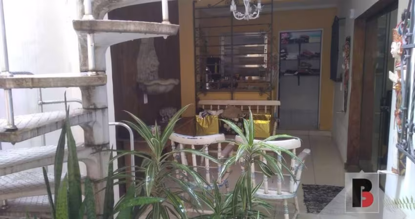 Sobrado Comercial / Residencial á venda na Mooca - 3 Dormitórios