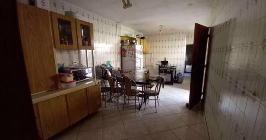 CASA TÉRREA   com terreno de 186metros