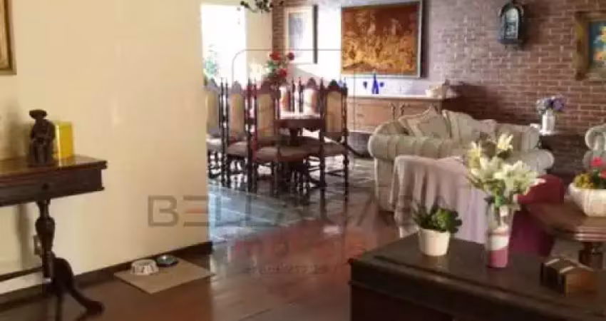 Casa   terrea  mooca    3 dormitorios     1 suite    sala  ampla   5 vagas