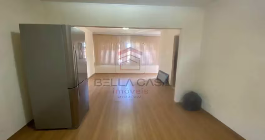 Casa térrea a venda na vila alpina com quintal e horta.