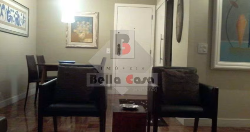 Apartamento totalmente reformado,amplo ,claro e arejado.Próximo as principais vias do bairro