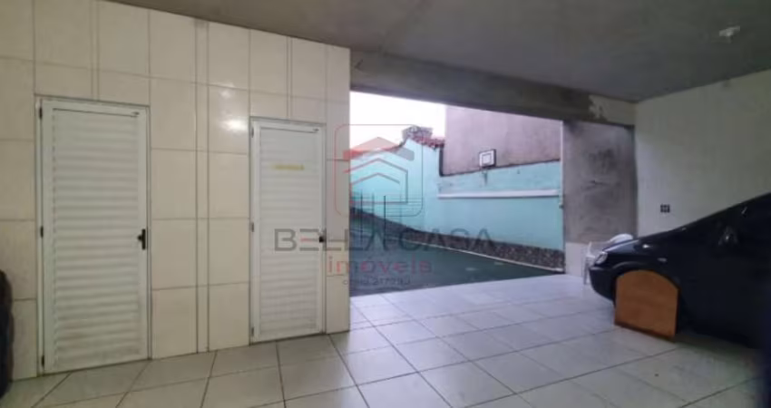 Sobrado a venda na Mooca com 4 quartos, quintal e churrasqueira