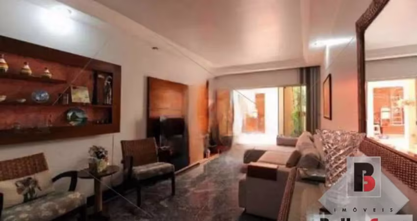 Sobrado a venda na mooca com 3 suítes, quintal e entrada lateral