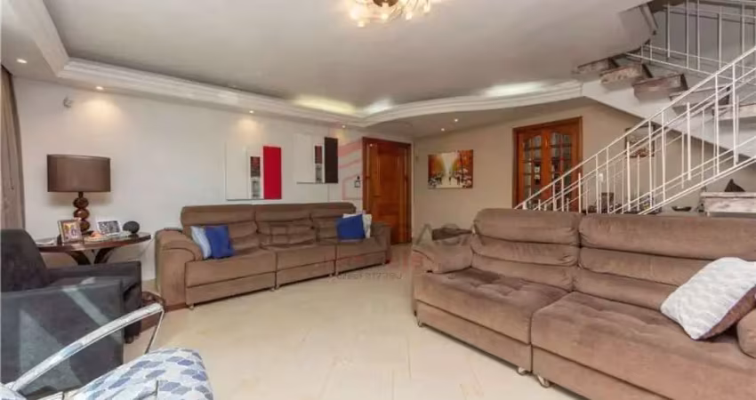 380 m² de área útil -  3 dormitórios, 1 suíte, 4 vagas de garagem - churrasqueira