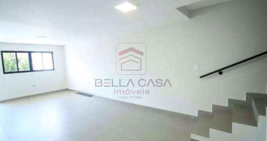 Sobrado a venda Mooca com 3 quartos, cozinha, quintal e 2 vaga de garagem