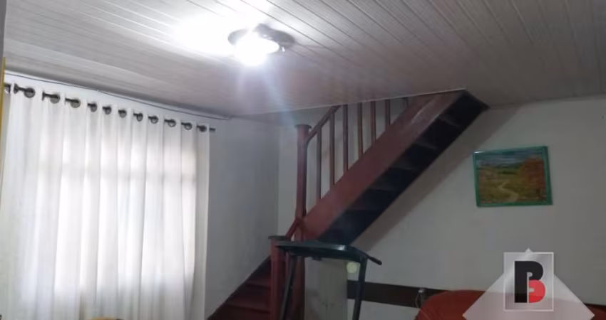 Imóvel muito bem localizado, próximo ao centro da Penha.