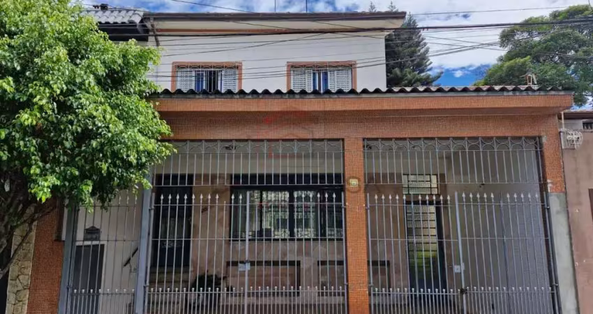 Sobrado a venda na mooca com sala para 3 ambientes.