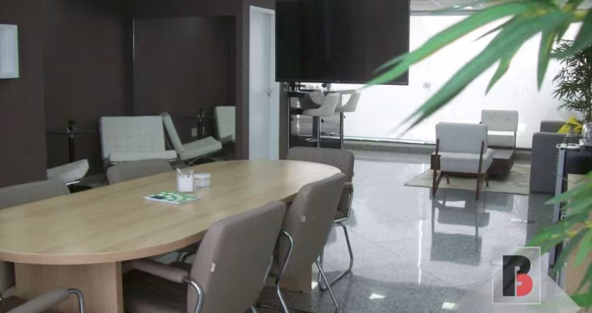 Sala comercial de 40m² na Mooca Cozinha, banheiro escritório com divisória de vidro