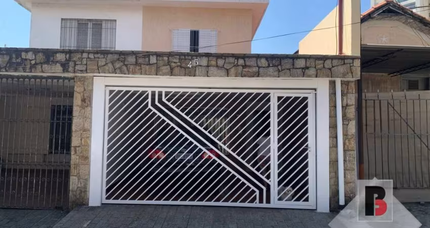 Sobrado a venda com 2 quartos, quintal e 2 vagas
