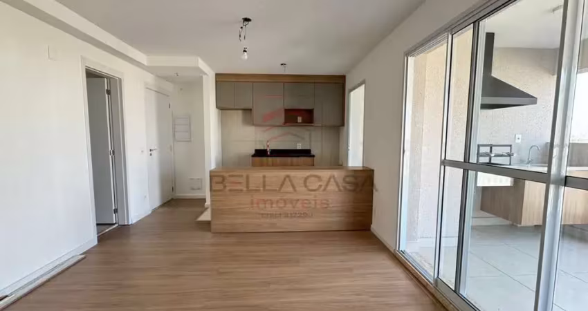 Apartamento a venda no brás com 2 quartos, 1 vaga e varanda