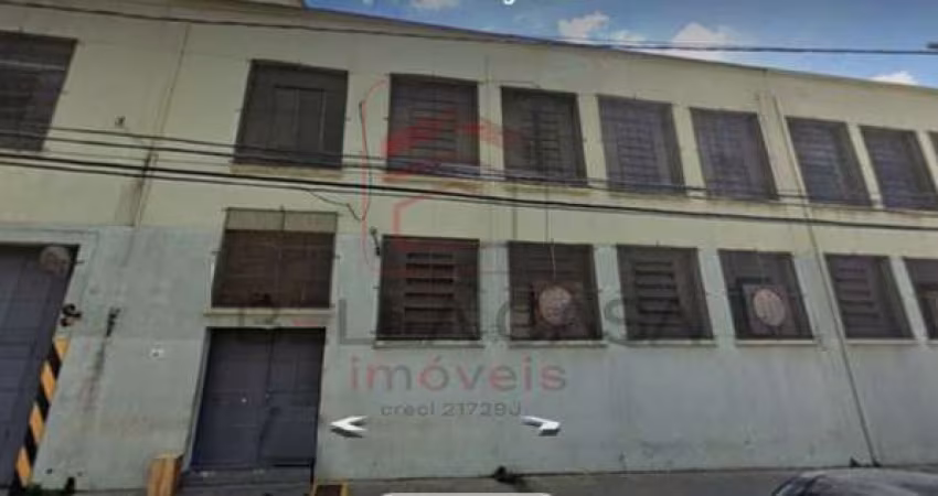 Galpão ou terreno á venda na Mooca.