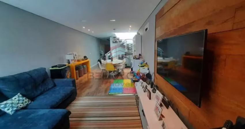 Casa a venda no Bairro do Tatuapé com 3 quartos e quintal com churrasqueira