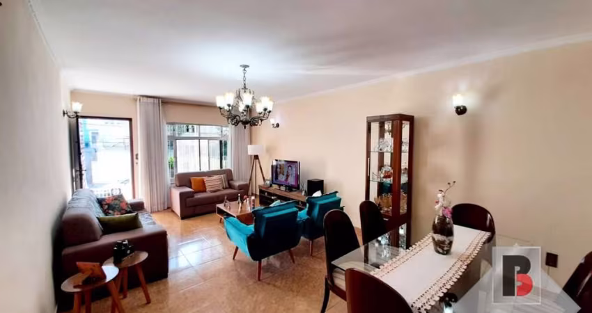 Venda ou Locação - 3 dormitórios, uma suíte,  sala dois ambientes, vaga 3 carros e quintal amplo
