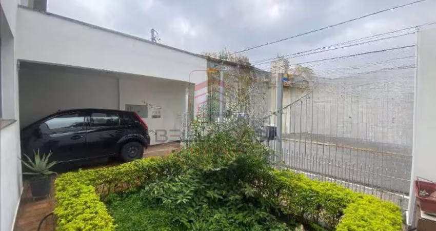 Casa Térrea á Venda em Mooca com 3 quartos e quinta