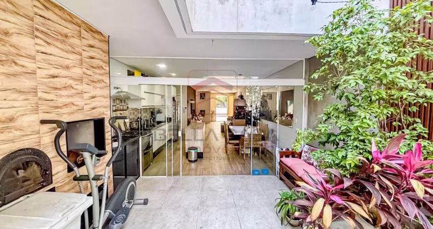 Sobrado de 280m² com Piscina aquecida e 3 quartos