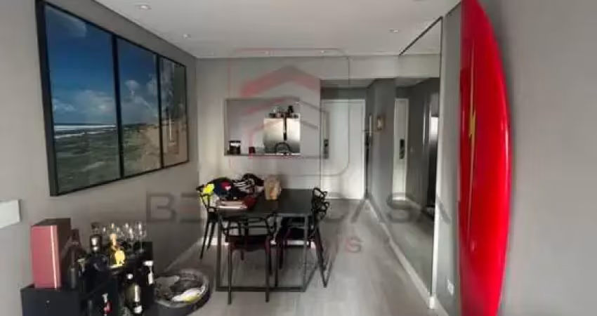 Apartamento de 2 dormitórios, 1 suíte e 2 vagas de garagem