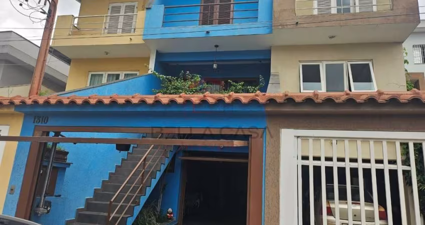Casa assobradada - 143m² - 3 quartos, sala ampla, 3 vagas, churrasquera.