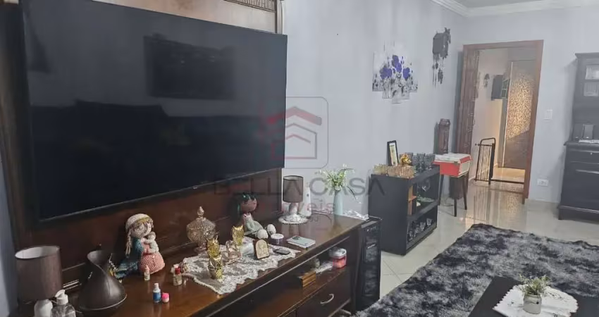 Casa assobradada - 143m² - 3 quartos, sala ampla, 3 vagas, churrasquera.