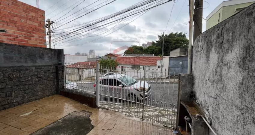 Casa Térrea para reforma  - Santa Clara - Ótimo terreno - Rua tranquila- 2 vagas para carro  pequeno