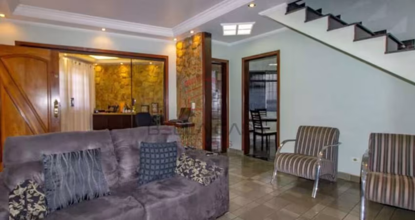 Casa a venda rua Silva Coutinho - Mooca, quintal e entrada lateral