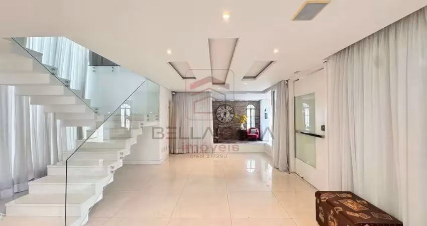 Casa com piscina, espaço gourmet com churrasqueira, 4 suítes, e 4 vagas na mooca