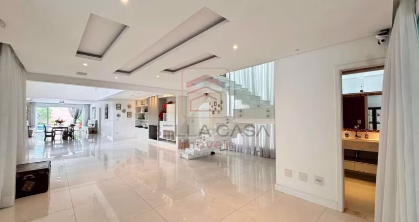 Casa com piscina, espaço gourmet com churrasqueira, 4 suítes, e 4 vagas na Mooca