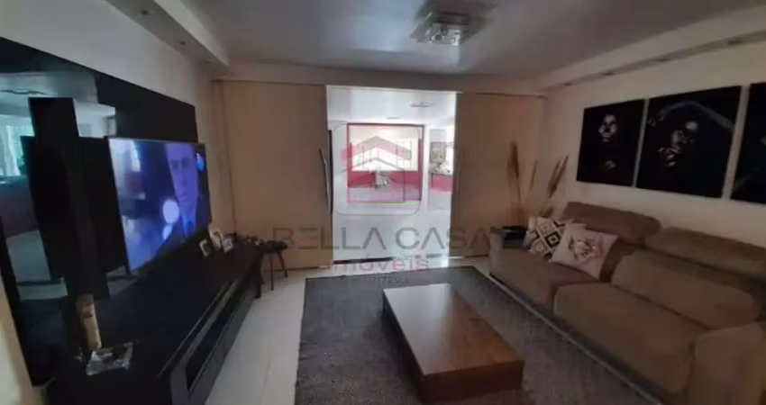 Casa na mooca com 350m² de área construída, com 4 dormitórios sendo 1 suíte e 3 vagas de garagem