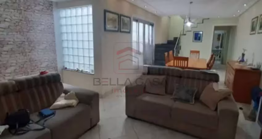 Sobrado a venda no Bairro da Vila Zelina com 4 quartos e quintal