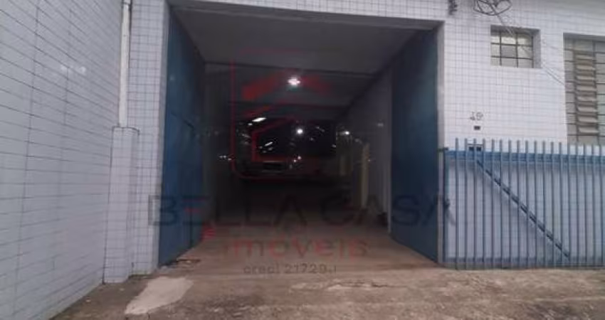 Galpão  600m2    área construída      banheiros   escritórios      vestiário  copacoz