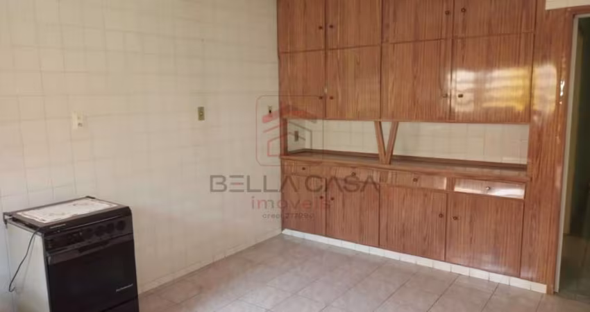Boa Casa Térrea!! Excelente Localização!!!