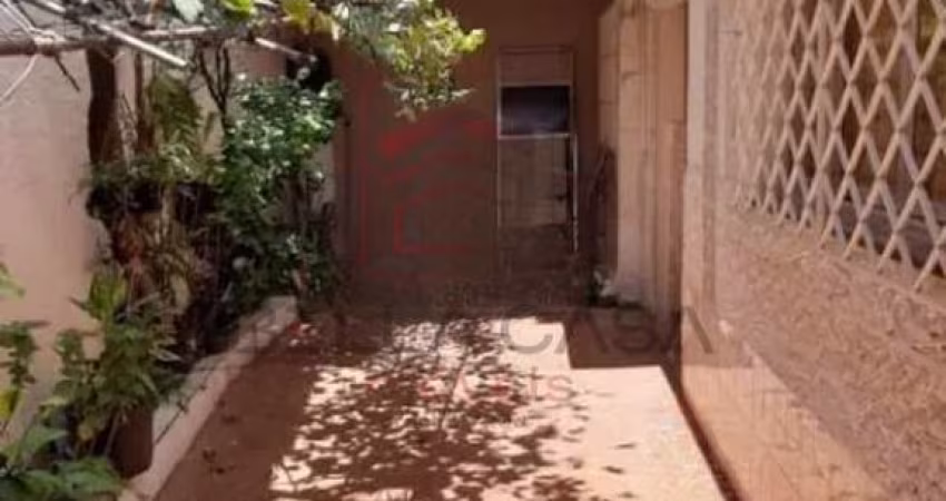 Casa  térrea na Vila Califórnia,  257 m2, 03 quartos e 02 vagas