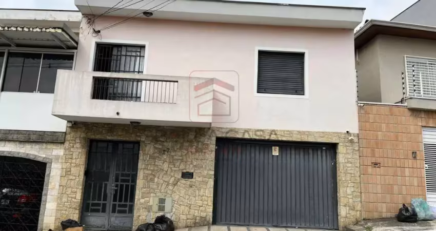 Sobrado - 3 quartos, cozinha, sala de jantar, sala de estar, quintal, churrasqueira, 2 vagas.