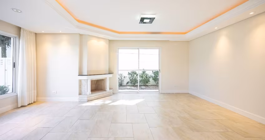 CASA SEMI MOBILIADA COM 4 DORMITÓRIOS, 2 SUITES E 5 VAGAS EM SANTA FELICIDADE