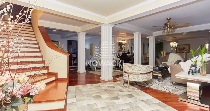 CASA DE RUA COM 4 SUITES, PISCINA E MAIS DE 5 VAGAS NO PRADO VELHO