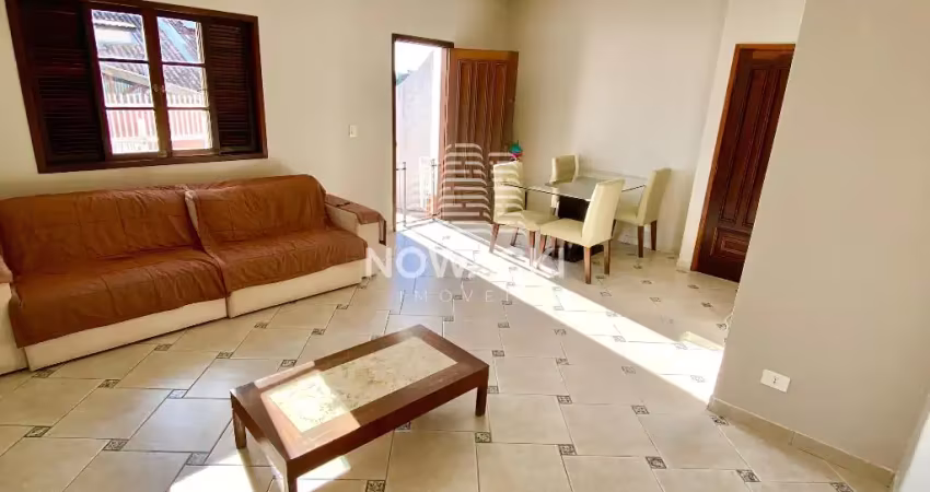 Excelente sobrado a venda com 3 quartos, excelente incidência solar, no guabirotuba!