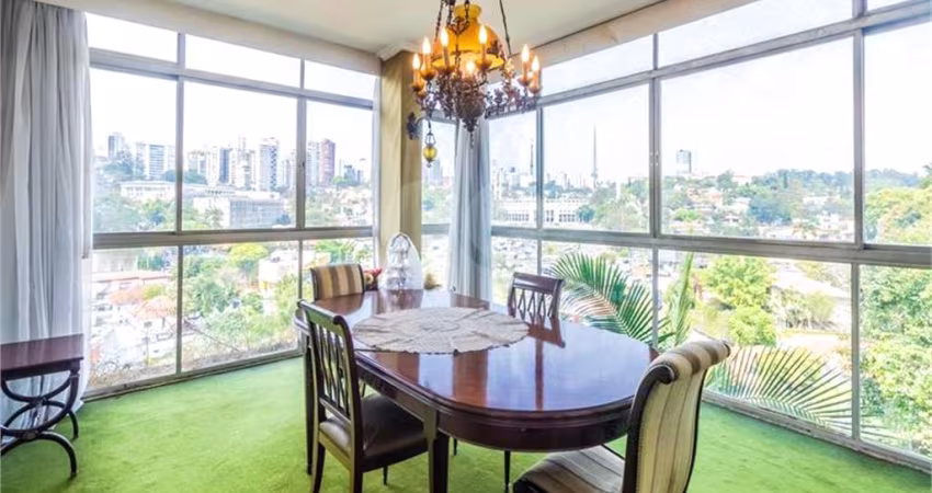 Casa térrea com 4 quartos à venda em Pacaembu - SP