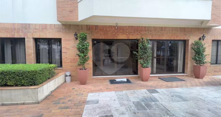 Apartamento com 3 quartos à venda em Cerqueira César - SP