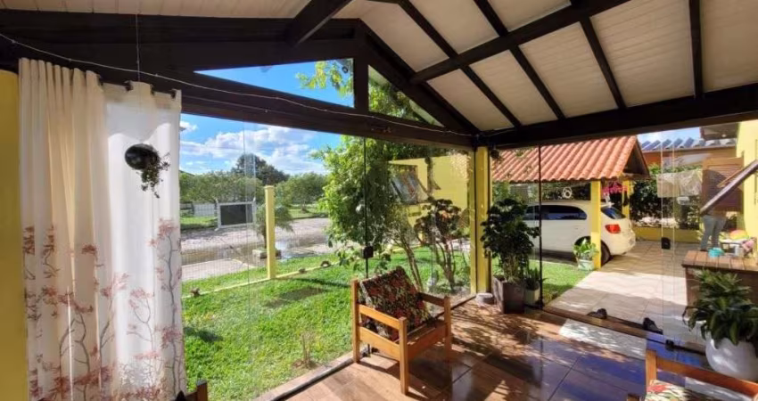 Casa composta por  3 Dormitórios  na Zona Nova em Tramandaí