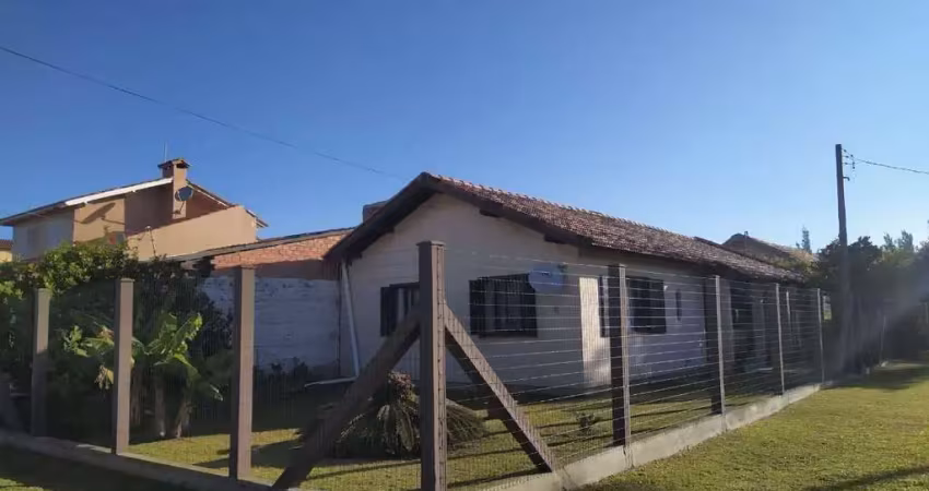 Excelente casa de esquina próximo à praia em Tramandaí
