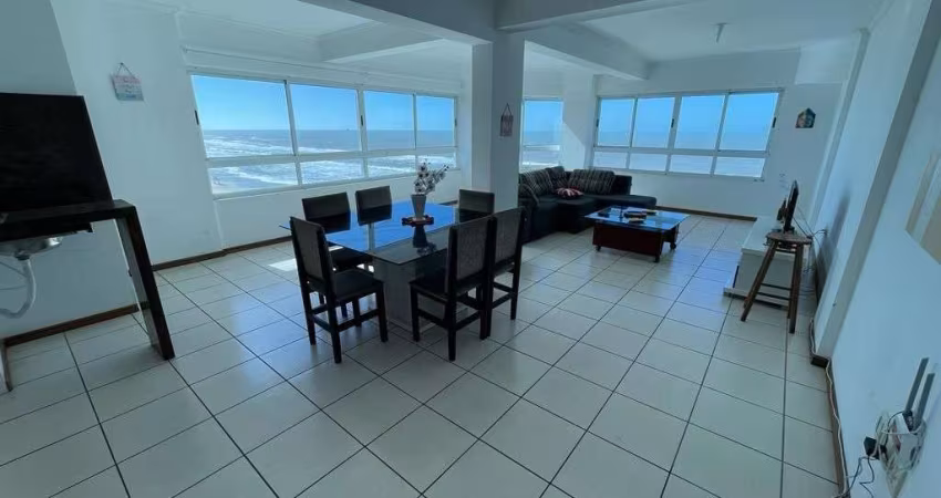 Apartamento 3 Dormitórios na beira mar de Tramandaí