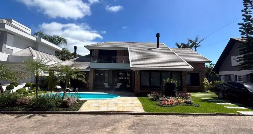 Linda casa em condomínio com 03 suítes em Imbé