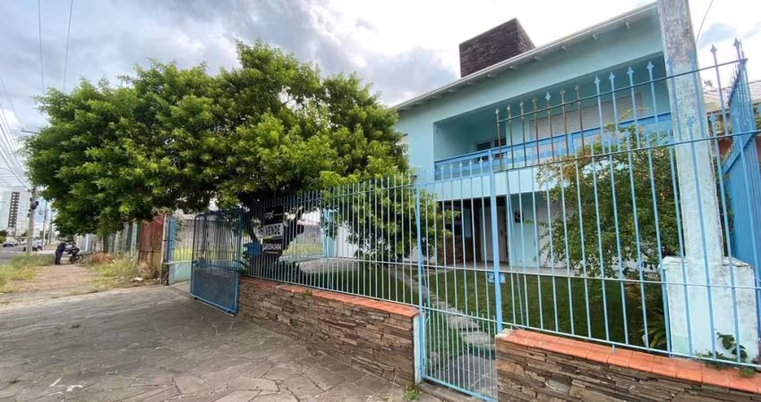 Ampla Casa no Centro de Tramandaí, em Zona Comercial