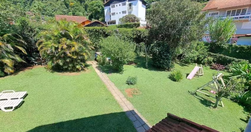 Casa para Venda em Teresópolis, Golfe, 4 dormitórios, 1 suíte, 3 banheiros, 2 vagas