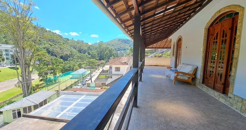 Casa para Venda em Teresópolis, Pimenteiras, 3 dormitórios, 1 suíte, 2 banheiros, 3 vagas