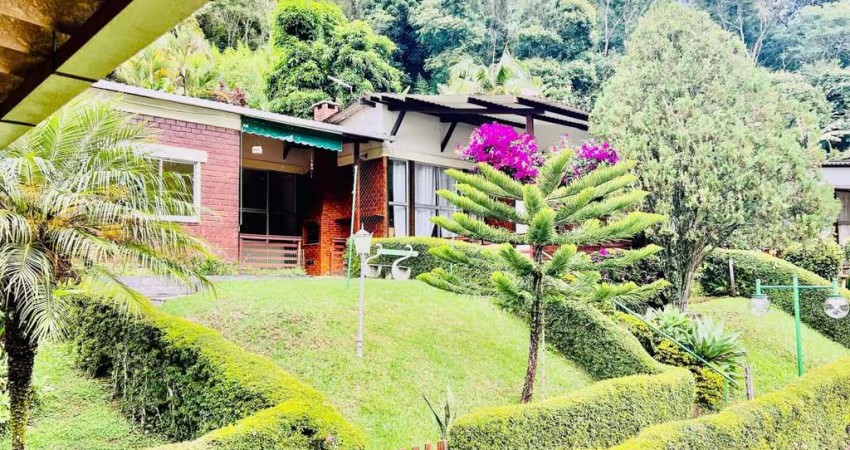Casa em Condomínio para Venda em Teresópolis, Posse, 3 dormitórios, 1 suíte, 2 banheiros, 1 vaga