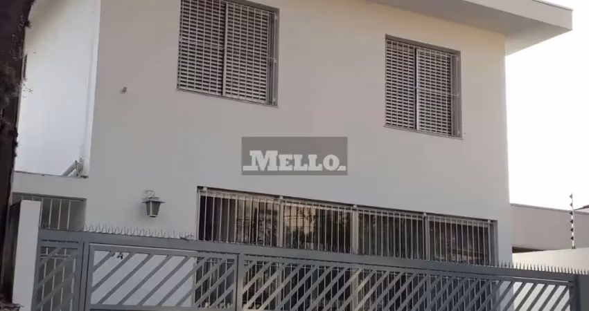 Sobrado comercial ou residencial, 02 entradas , ótima localização.