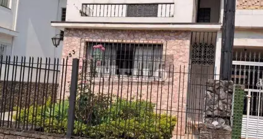 Casa à venda na Rua das Camélias, --, Mirandópolis, São Paulo