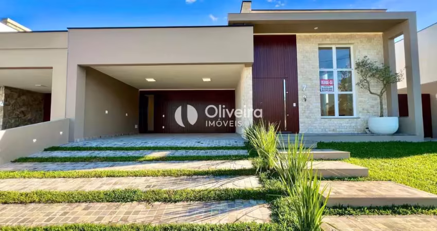 Belíssima casa em construção em condomínio fechado.